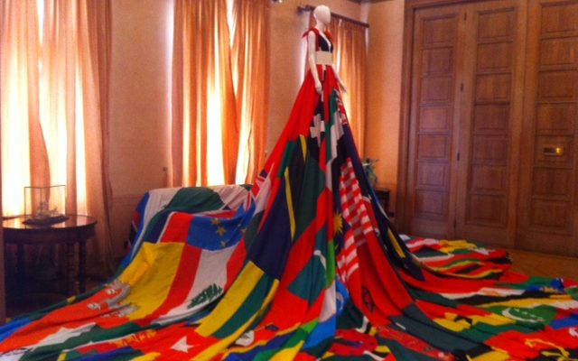 πολύχρωμο φόρεμα