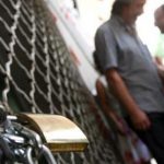 Τα λουκέτα της κρίσης – Ιστορικές αλυσίδες που κατέβασαν ρολά
