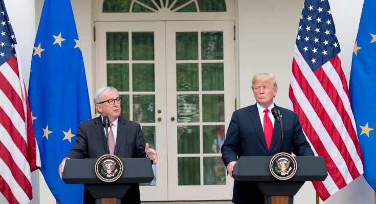 ο πρόεδρος της Κομισιόν Ζαν Κλοντ Γιούνκερ και ο Αμερικανός πρόεδρος Ντόναλντ Τραμπ