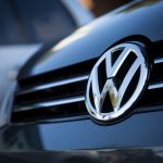Η Volkswagen σταματάει κάθε δραστηριότητά της στο Ιράν
