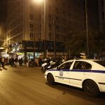 Αστυνομικός ελαφρά τραυματίας από επίθεση στα Εξάρχεια