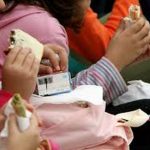 Σχολικά γεύματα: Για κακό προγραμματισμό και πολλά προβλήματα μιλούν οι δάσκαλοι
