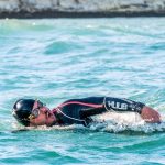 Έκανε κολυμπώντας τον γύρο της Βρετανίας σε 157 ημέρες