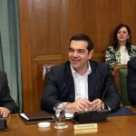 Τρεις αιχμές Τσίπρα κατά Στουρνάρα στο υπουργικό και η αμφίπλευρη διεύρυνση