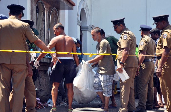 Επιθέσεις σε καθολικές εκκλησίες και πολυτελή ξενοδοχεία στη Σρι Λάνκα