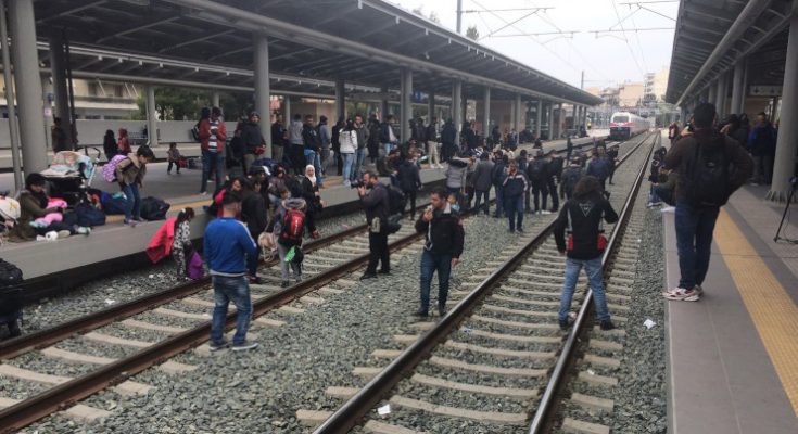 Κατάληψη στον Στ. Λαρίσης από πρόσφυγες και ένα τρένο στην είσοδο 05/04/20119