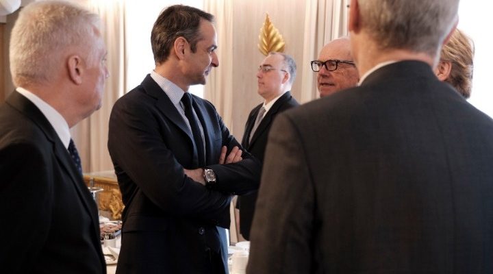 Γεύμα εργασίας του Κυριάκου Μητσοτάκη με τους πρέσβεις των κρατών-μελών της ΕΕ
