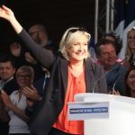 Η γαλλική ακροδεξιά επικρατεί με διαφορά 0,9% της λίστας του Μακρόν, σύμφωνα με τα τελικά αποτελέσματα