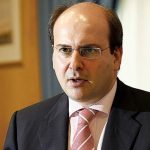 Κωστής Χατζηδάκης στον Αθήνα 9.84: «Η αύξηση στα τιμολόγια της ΔΕΗ δεν θα ισοδυναμεί με αύξηση στους λογαριασμούς τους ρεύματος.Θα συνδυάσουμε τη μείωση του ΦΠΑ στην ενέργεια με τη μείωση του ειδικού τέλους εκπομπών αέριων ρύπων, ώστε να εξισορροπήσουμε την όποια αναπροσαρμογή προς τα πάνω»