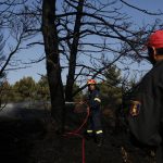 Μαίνεται η φωτιά κοντά στην Αρχαία Ολυμπία – 44 πυρκαγιές ξέσπασαν σε ολόκληρη τη χώρα