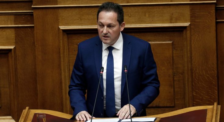 O υφυπουργός παρά τω πρωθυπουργώ αρμόδιος για θέματα επικοινωνίας και ενημέρωσης και κυβερνητικός εκπρόσωπος, Στέλιος Πέτσας μιλά στην ολομέλεια της Βουλής στη συζήτηση των προγραμματικών δηλώσεων της κυβέρνησης