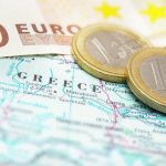 Προβλέψεις Bloomberg για αρνητικά επιτόκια στην Ελλάδα