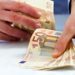 Πότε θα καταβληθούν επιδόματα – συντάξεις Οκτωβρίου