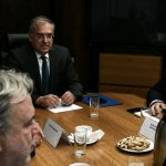Συμφωνία στη διακομματική για την ψήφο των αποδήμων