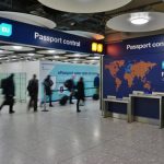 Βρετανία: Η μετανάστευση στο στόχαστρο των Τόρις