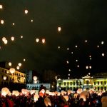 Η Αθήνα πλημμύρισε με απέραντη ζεστασιά τη χριστουγεννιάτικη «νύχτα των ευχών»