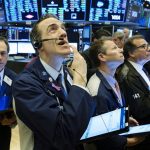 Wall Street: Ανάκαμψη και άλμα άνω του 9% μετά την εξαγγελία των μέτρων του προέδρου Τραμπ