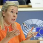 Άρθρο της Ευρωπαίας Επιτρόπου Γιούτα Ουρπιλάινεν: «Η Ευρώπη ως μία ομάδα, μαζί με τους εταίρους της, στη μάχη κατά του Covid-19»