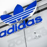 «Συγγνώμη» από την Adidas – Aνακαλεί την απόφαση για μη καταβολή ενοικίων για τα κλειστά καταστήματα